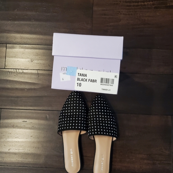 Madden Girl Slip On Flats Black With Small Studs Size 10 - Picture 4 of 6